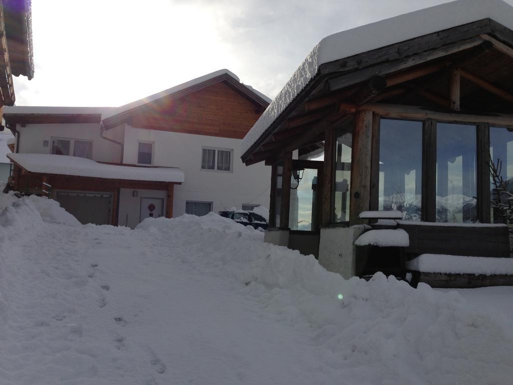 Panoramahof Holly Hotell Obervellach Rom bilde