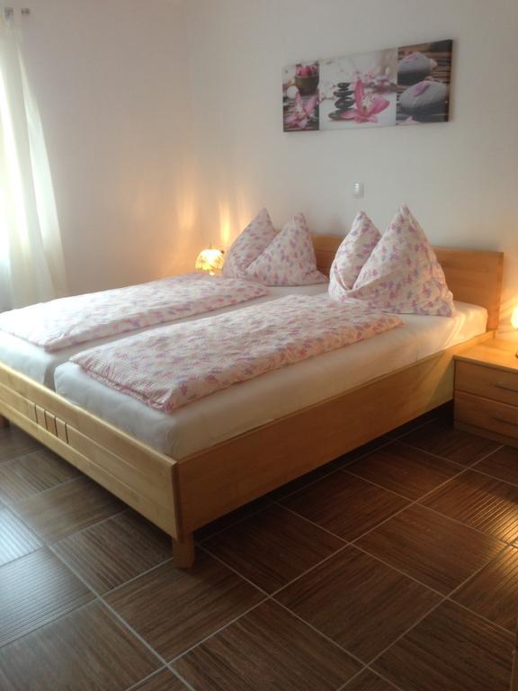 Panoramahof Holly Hotell Obervellach Rom bilde