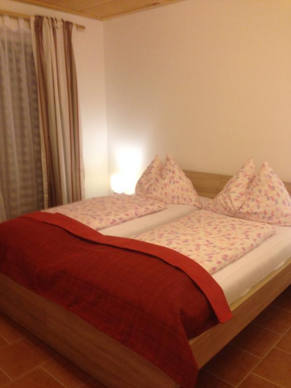Panoramahof Holly Hotell Obervellach Rom bilde